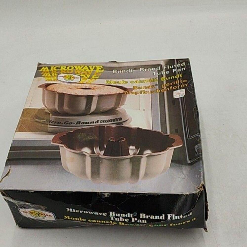 Vintage Nordic Ware Microwave Bundt Fluted Tube Pan Brown Silicone Gemstone USA